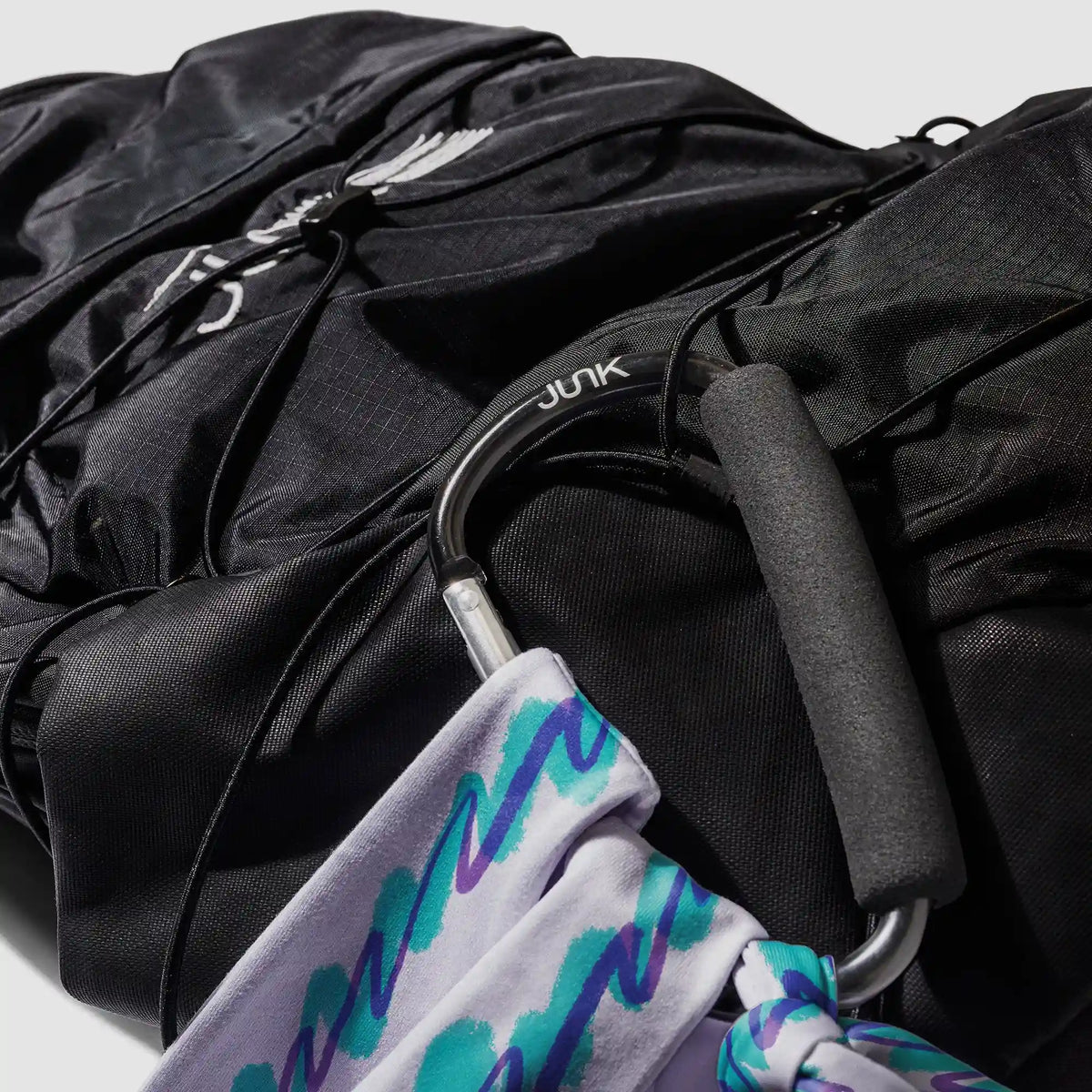 JUNK Carabiner